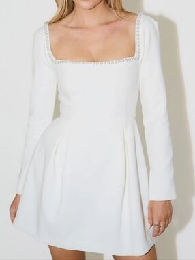 NEW ODD MUSE The Ultimate Muse Pearl Dress White Long Sleeve Mini